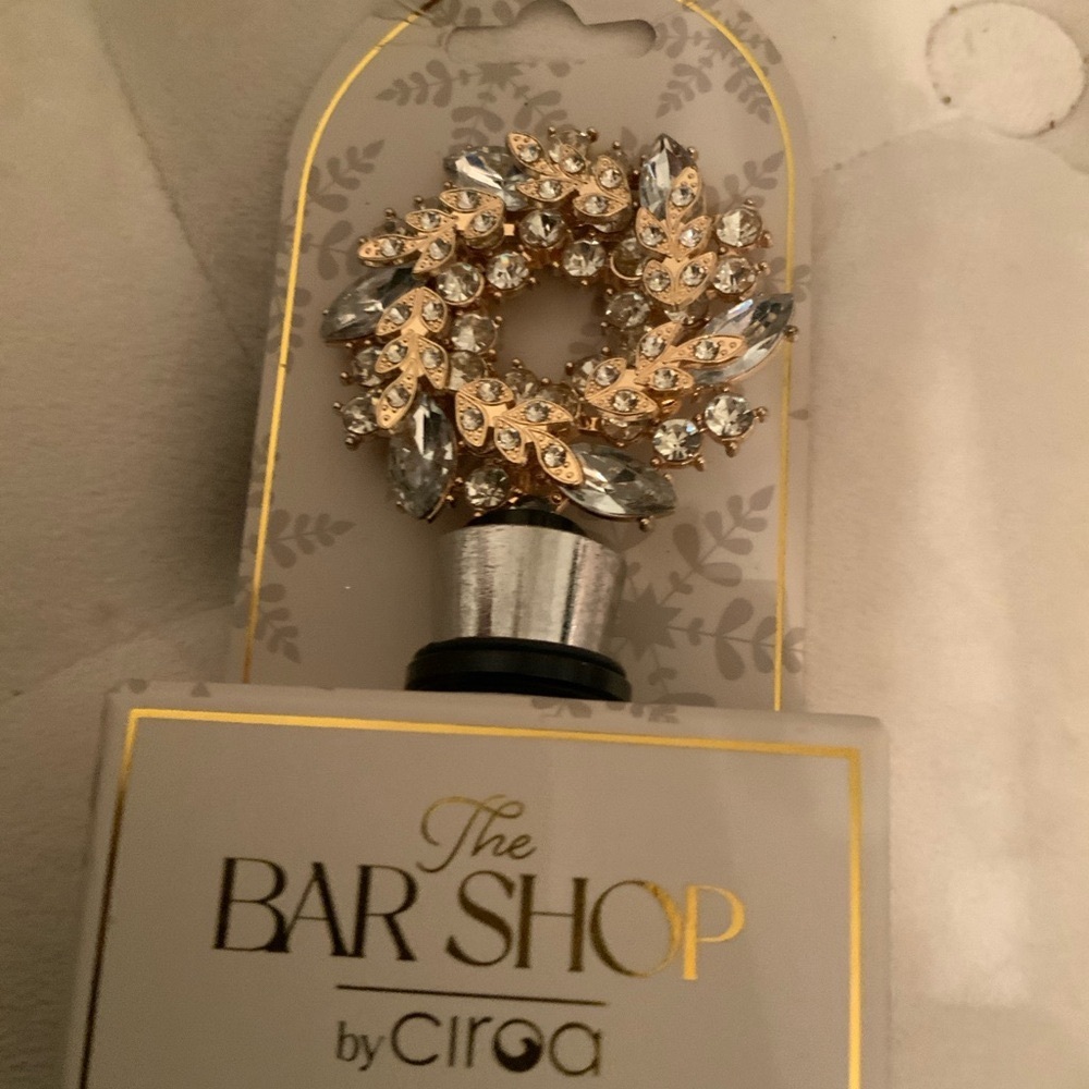 Ciroa Gold and Silver Wreath Bottle Stopper